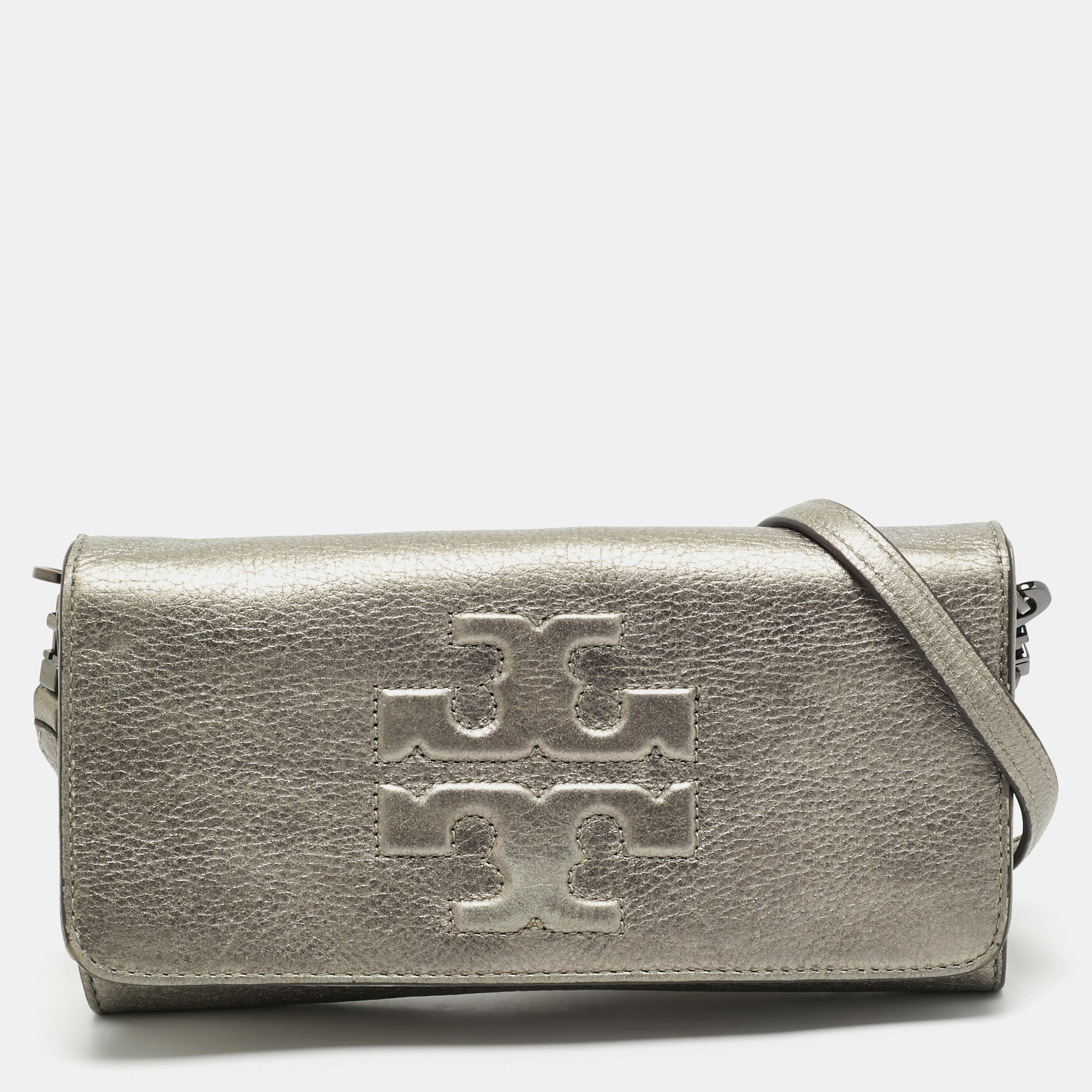 

Tory Burch Metallic Grey Leather Logo Embossed Flap Clutch Bag