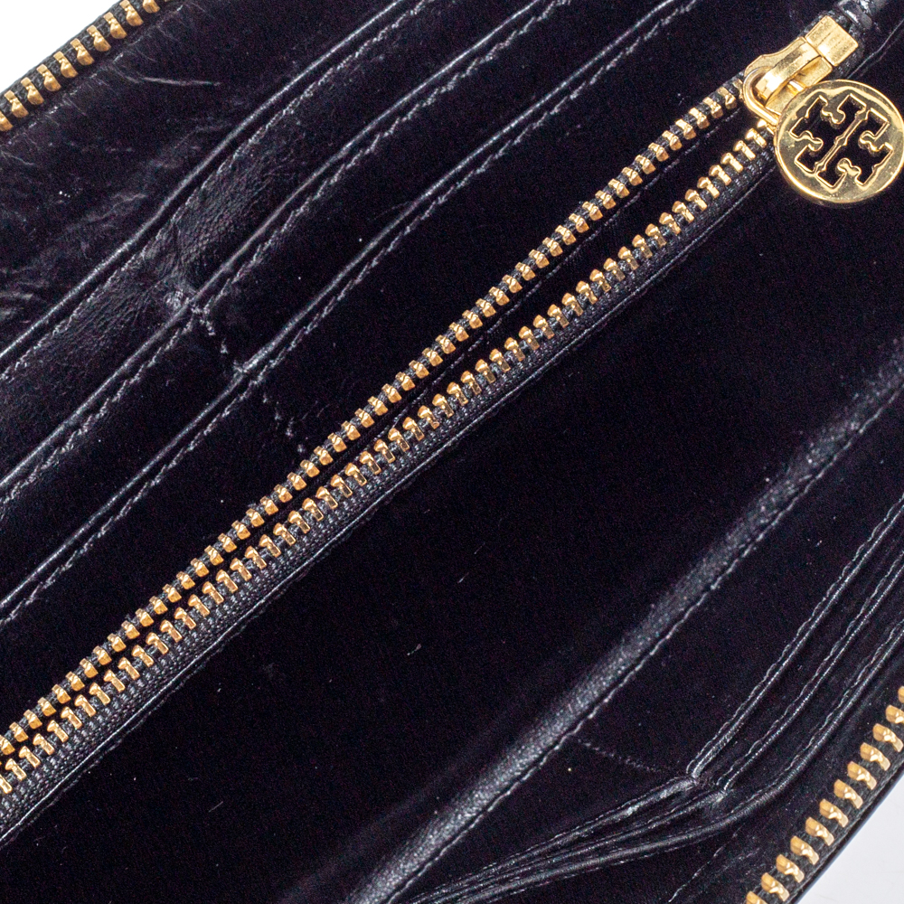 

Tory Burch Black Patent Leather Embossed Logo Zip Around Wallet