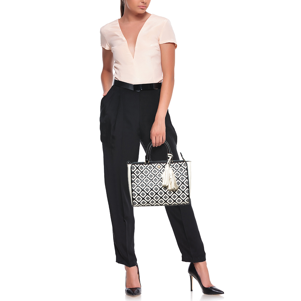 

Tory Burch Black/White Woven Leather Robinson Tote