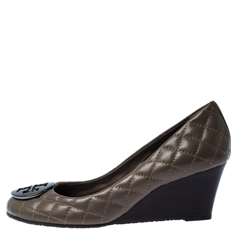

Tory Burch Brown Quilted Leather Logo Wedge Pumps Size, Grey