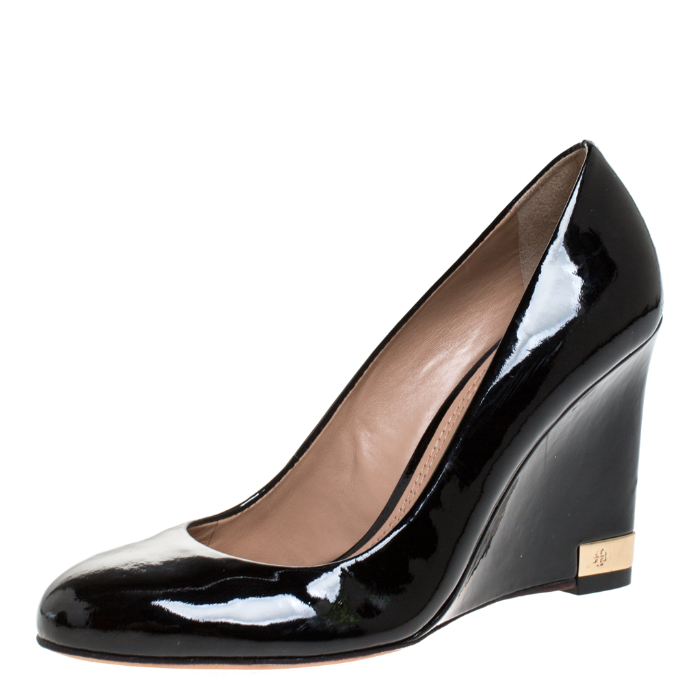 مملوكة مسبقًا Tory Burch Black Patent Leather Wedge Pumps Size 37