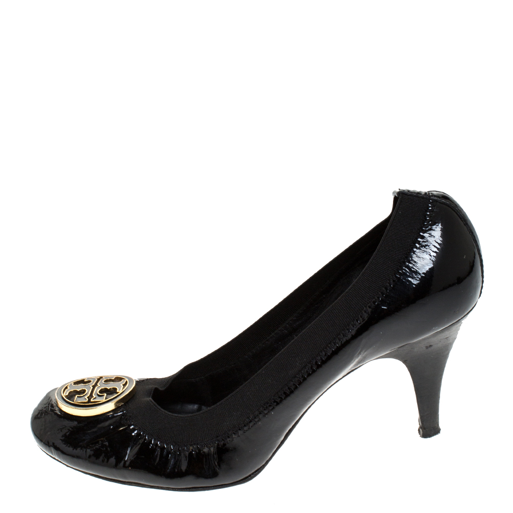 

Tory Burch Black Patent Leather Scrunch Pumps Size