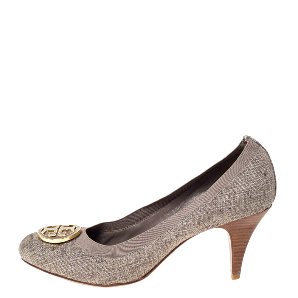 

Tory Burch Grey Canvas Caroline Reva Scrunch Pumps Size