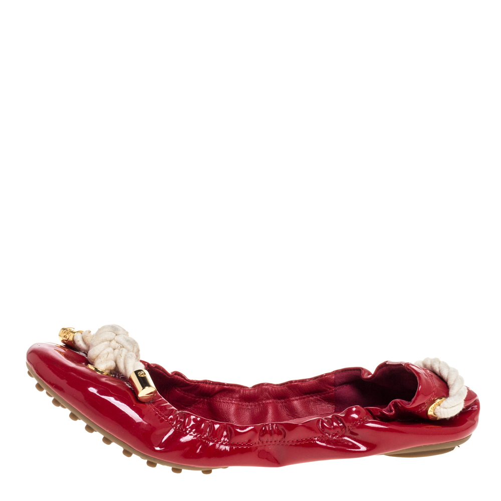 

Tory Burch Red Patent Leather Scrunch Ballet Flats Size
