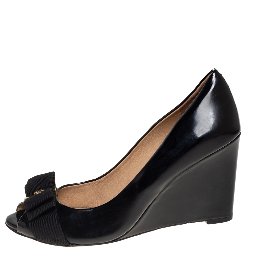 

Tory Burch Black Patent Leather Bow Peep Toe Wedge Pumps Size