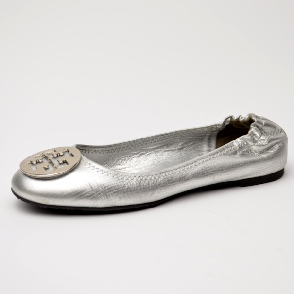 Pre Owned Tory Burch Silver Leather Reva Flats Size 40.5