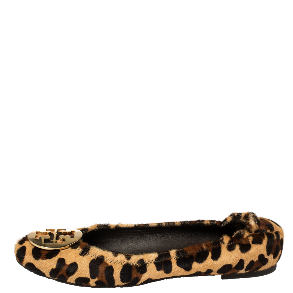 

Tory Burch Beige Leopard Print Calf Hair Reva Ballet Flats Size