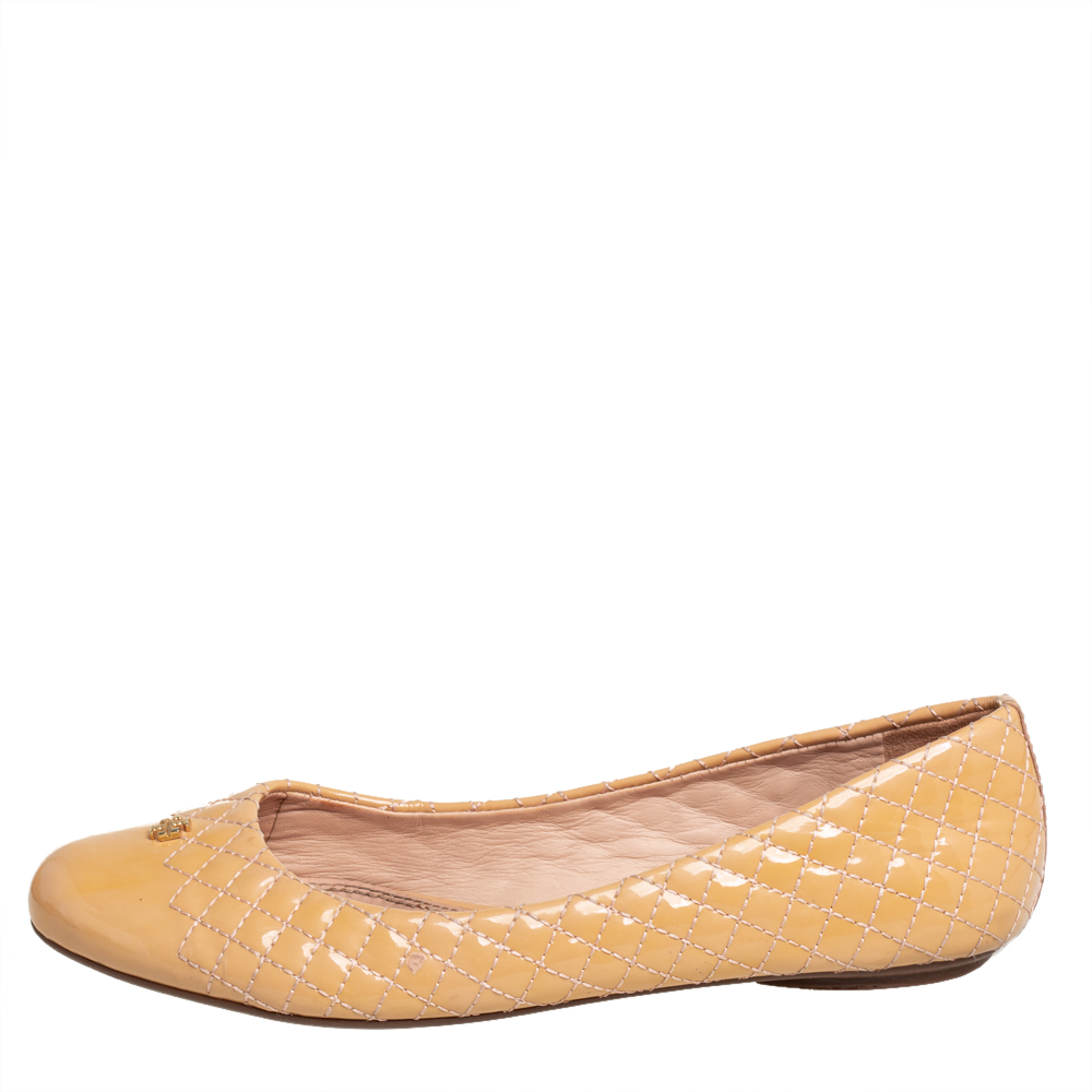 

Tory Burch Beige Patent Leather Logo Ballet Flats Size