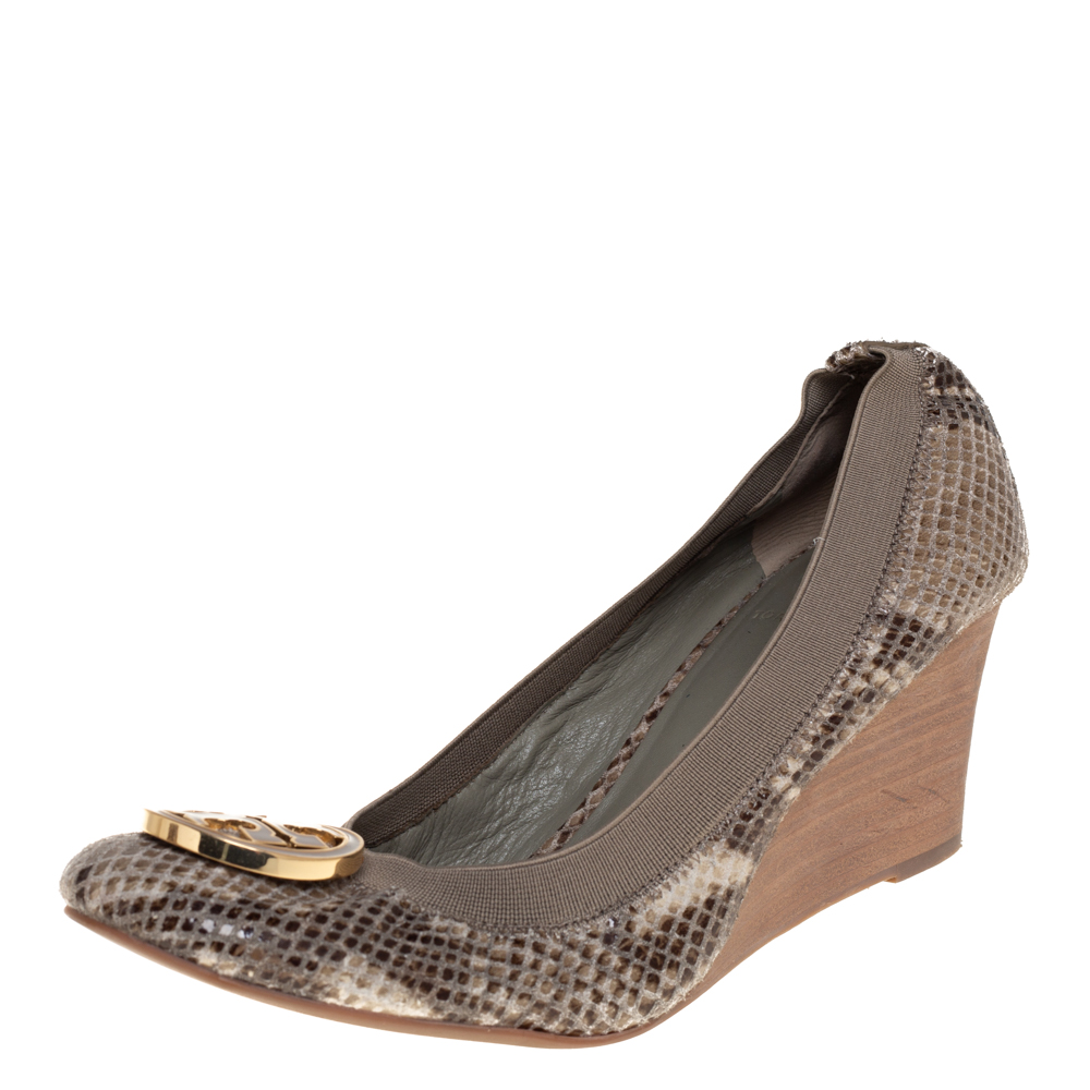 Pre-owned Tory Burch Two Tone Python Embossed Leather Caroline Wedge Pumps Size 38.5 In Grey