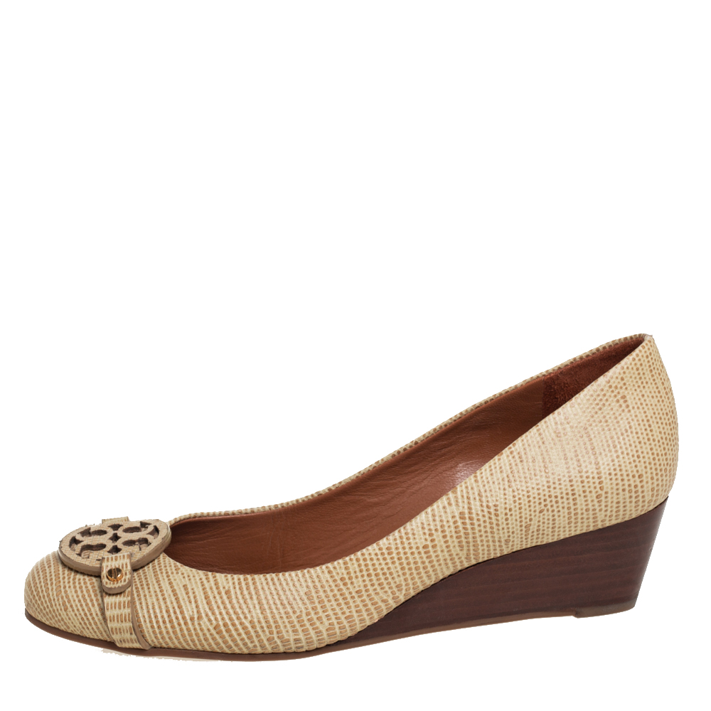 

Tory Burch Beige Lizard Embossed Leather Julianne Wedge Pumps Size