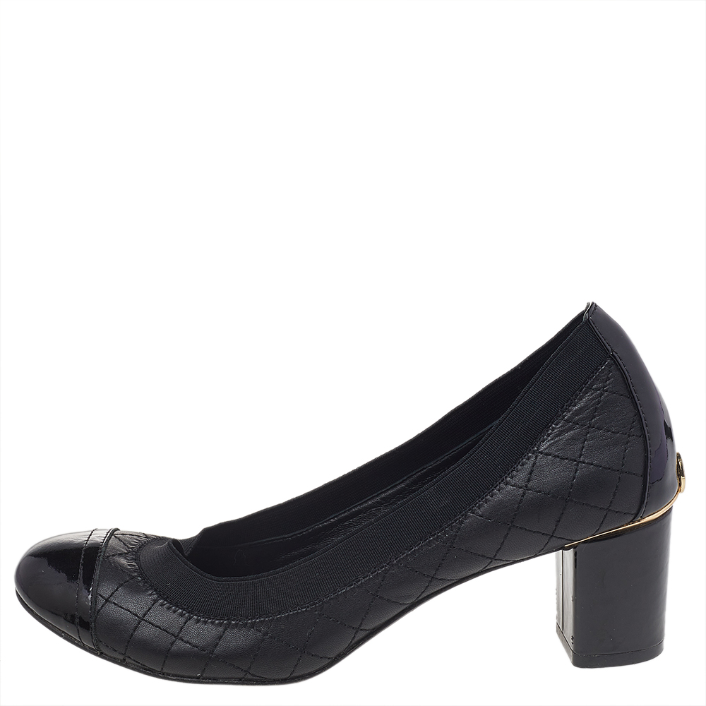 

Tory Burch Black Patent And Quilted Leather Cap Toe Caroline Scrunch Block Heel Pumps Size