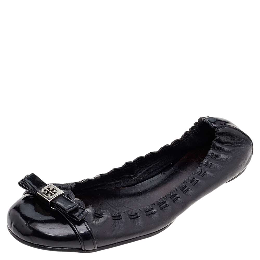 

Tory Burch Black Leather And Patent Leather Cap Toe Ballet Flats Size
