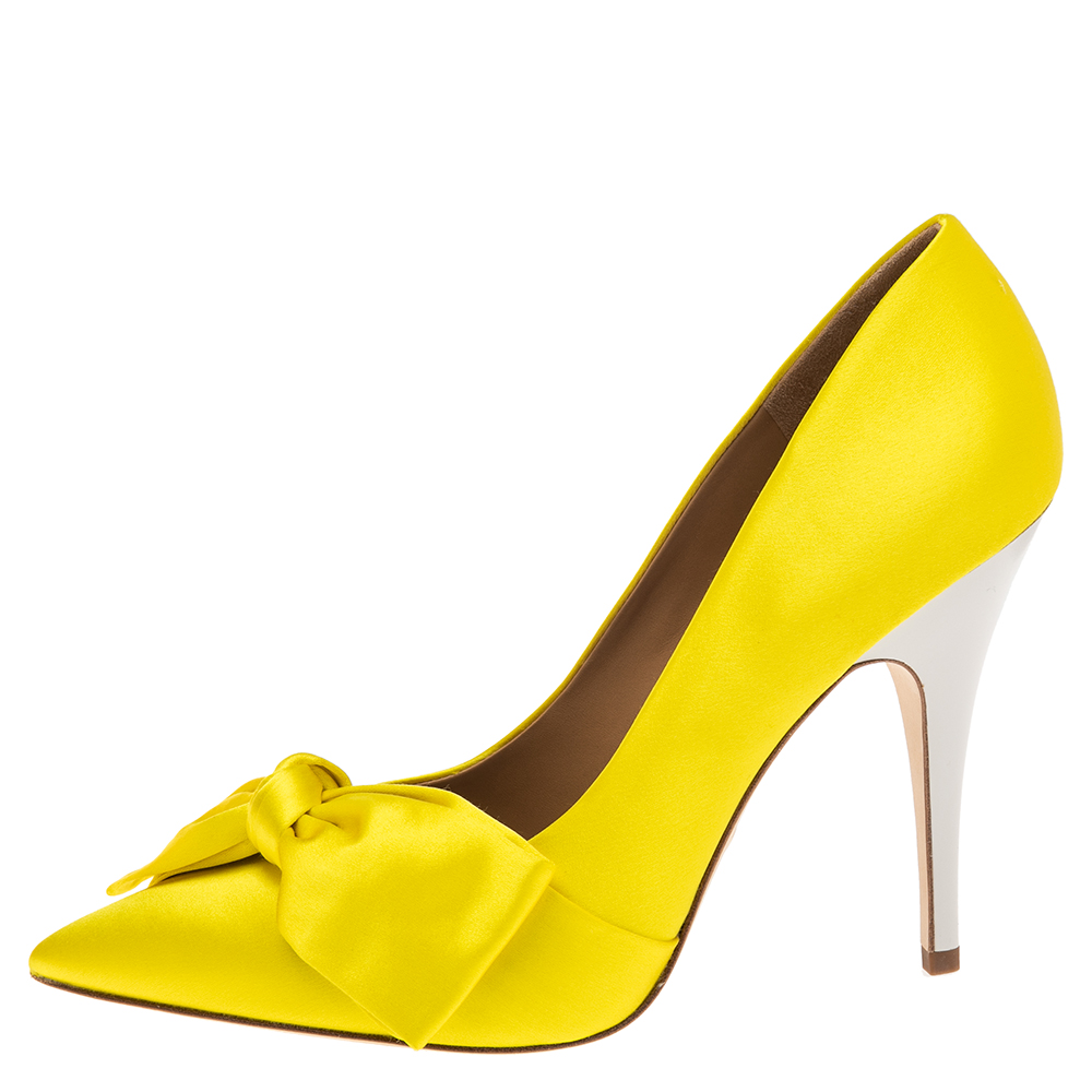 

Tory Burch Yellow Satin Knotted Bow Pointed-Toe Pumps Size