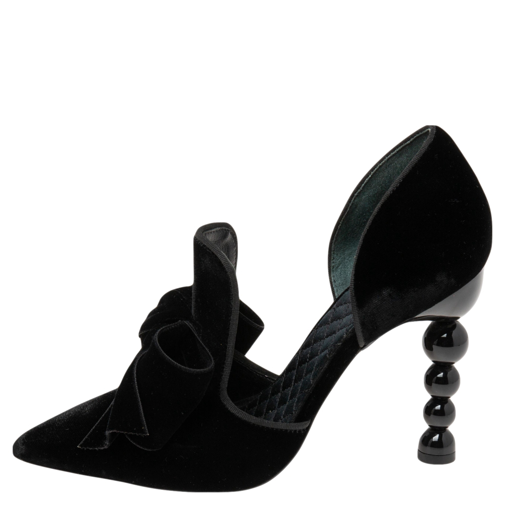 

Tory Burch Black Velvet Clara Pumps Size