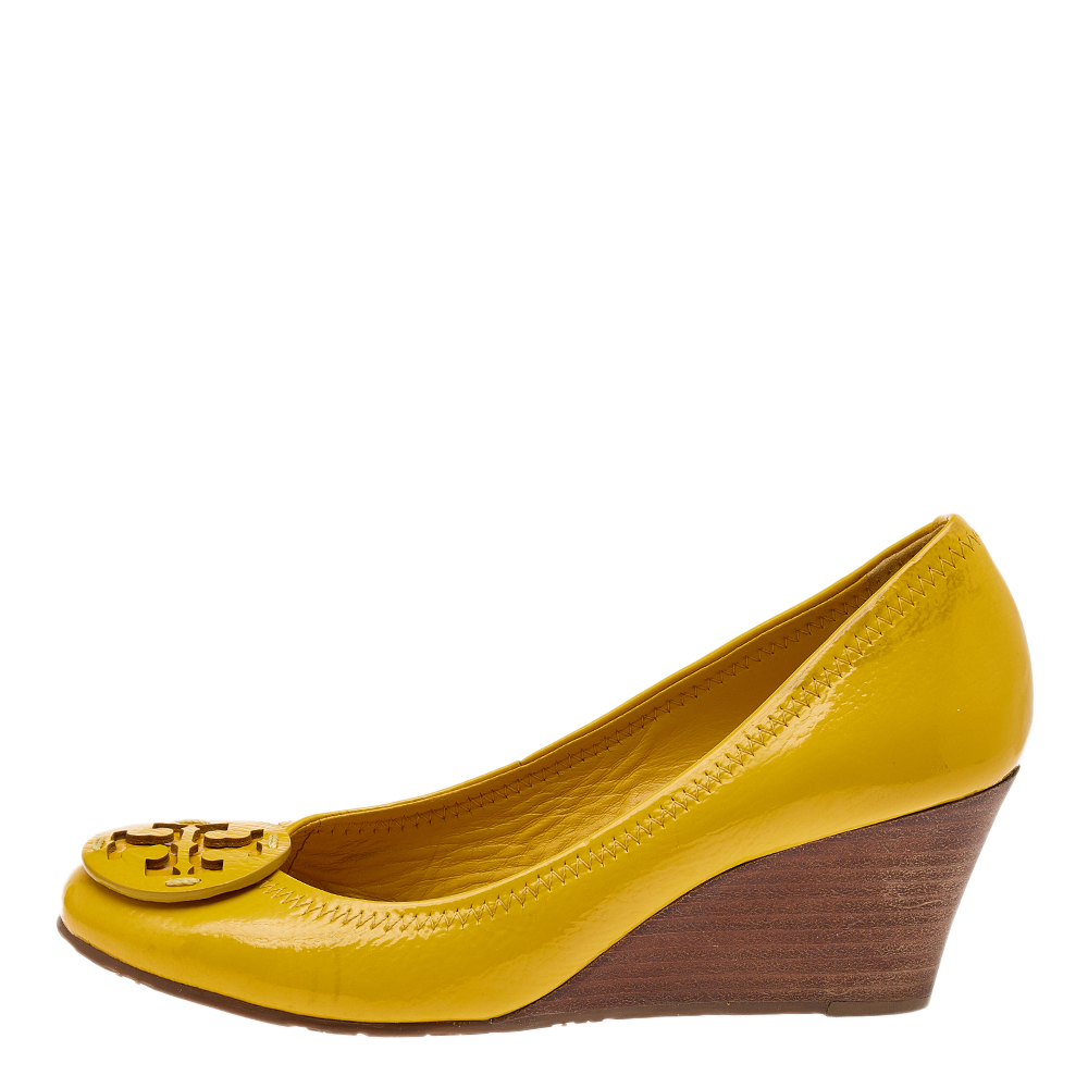 

Tory Burch Yellow Patent leather Sally Wedge Pumps Size