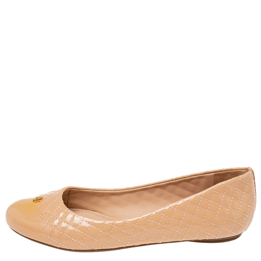 

Tory Burch Beige Quilted Patent Leather Kent Ballet Flats Size