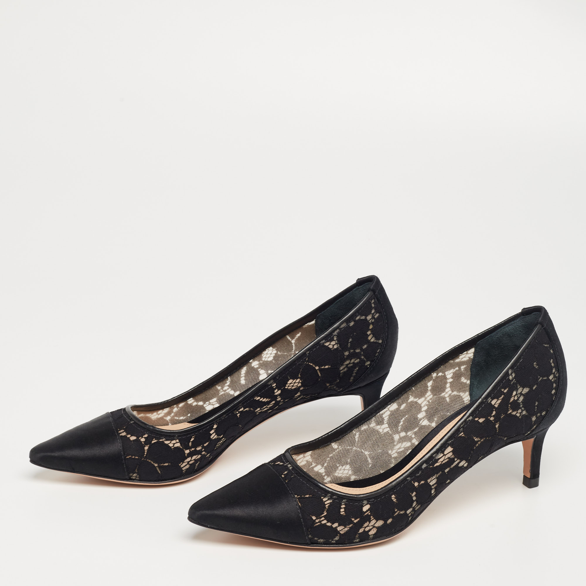 

Tory Burch Black Lace and Satin Glenna Pumps Size
