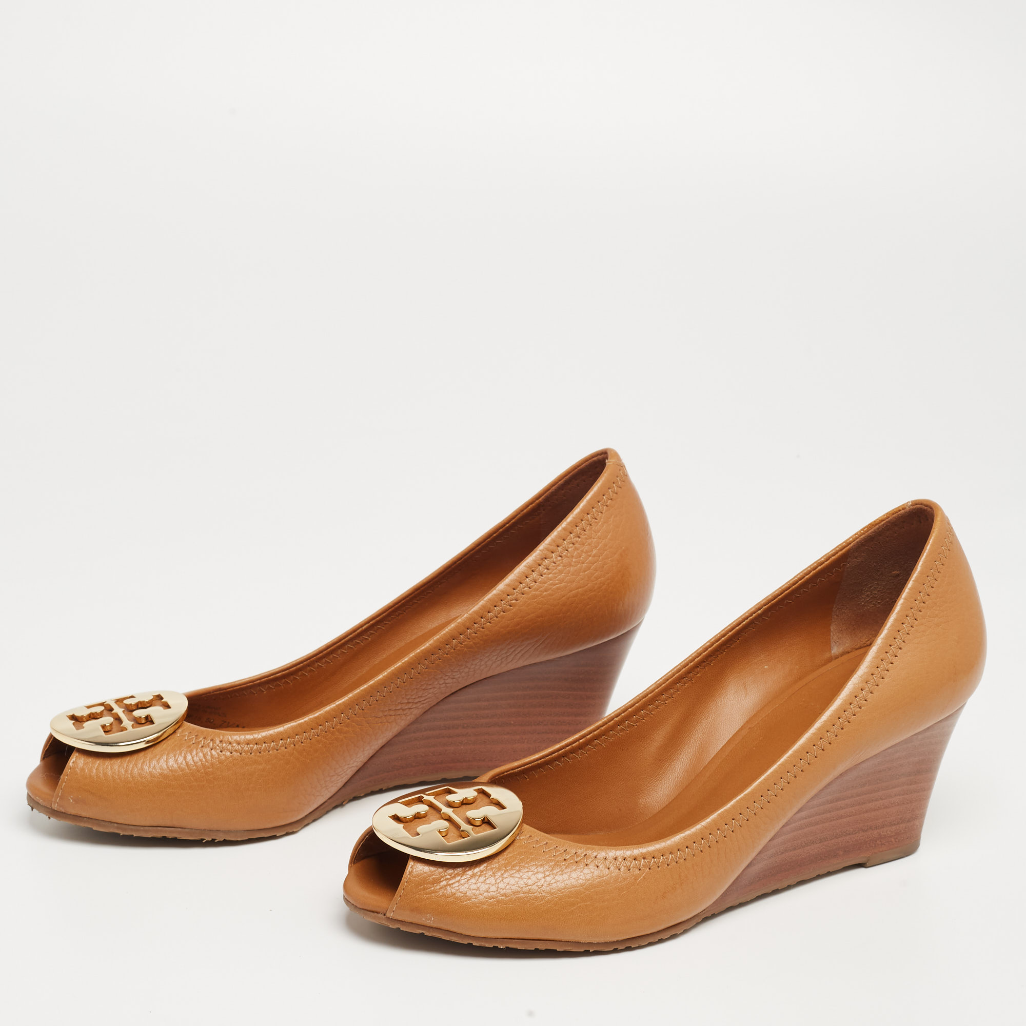 

Tory Burch Brown Leather Julianne Wedge Peep-Toe Pumps Size