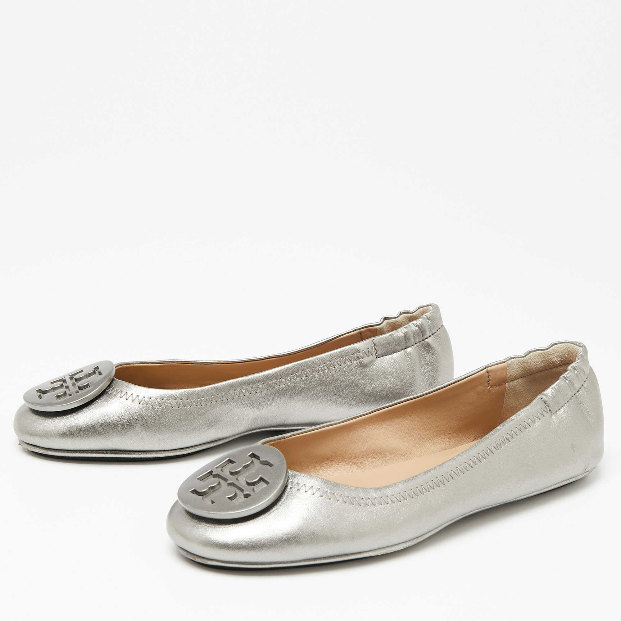 

Tory Burch Silver Leather Scrunch Ballet Flats Size
