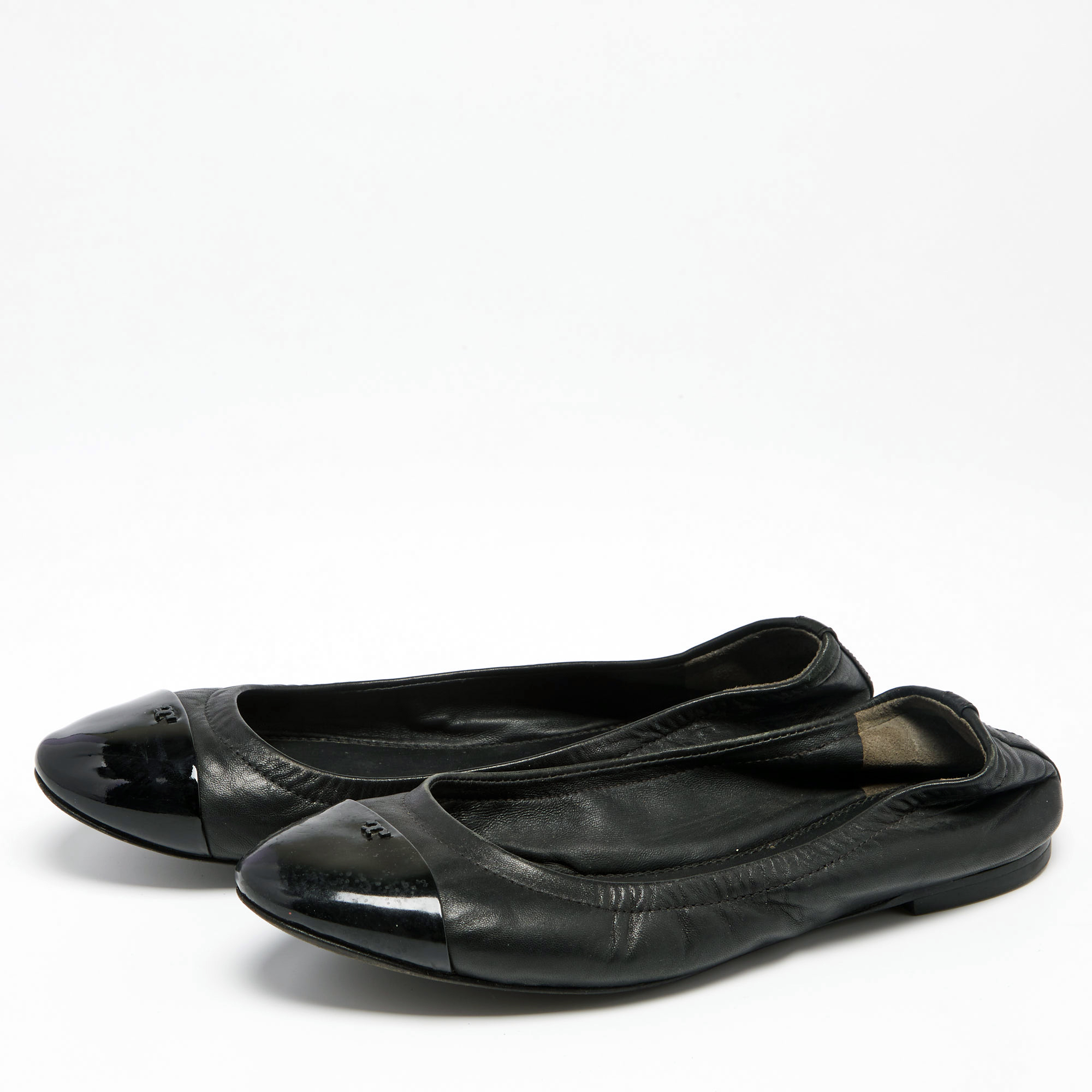 

Tory Burch Black Leather Cap Toe Scrunch Ballet Flats Size