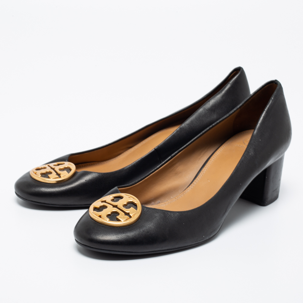 

Tory Burch Black Leather Janey Pumps Size