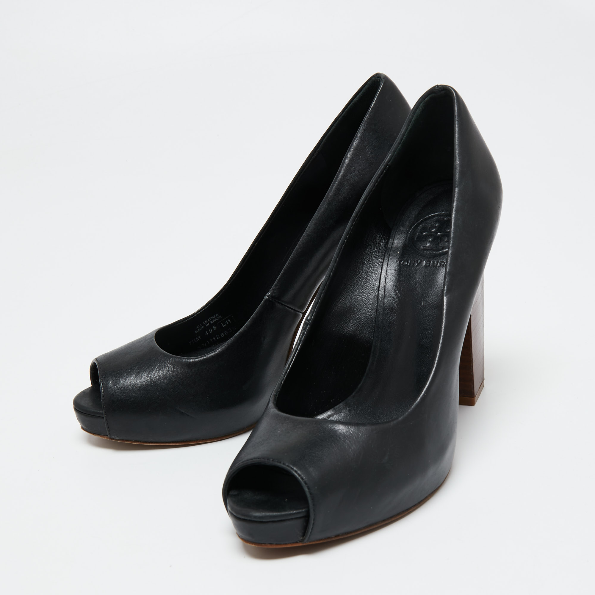 

Tory Burch Black Leather Cantrelle Pumps Size