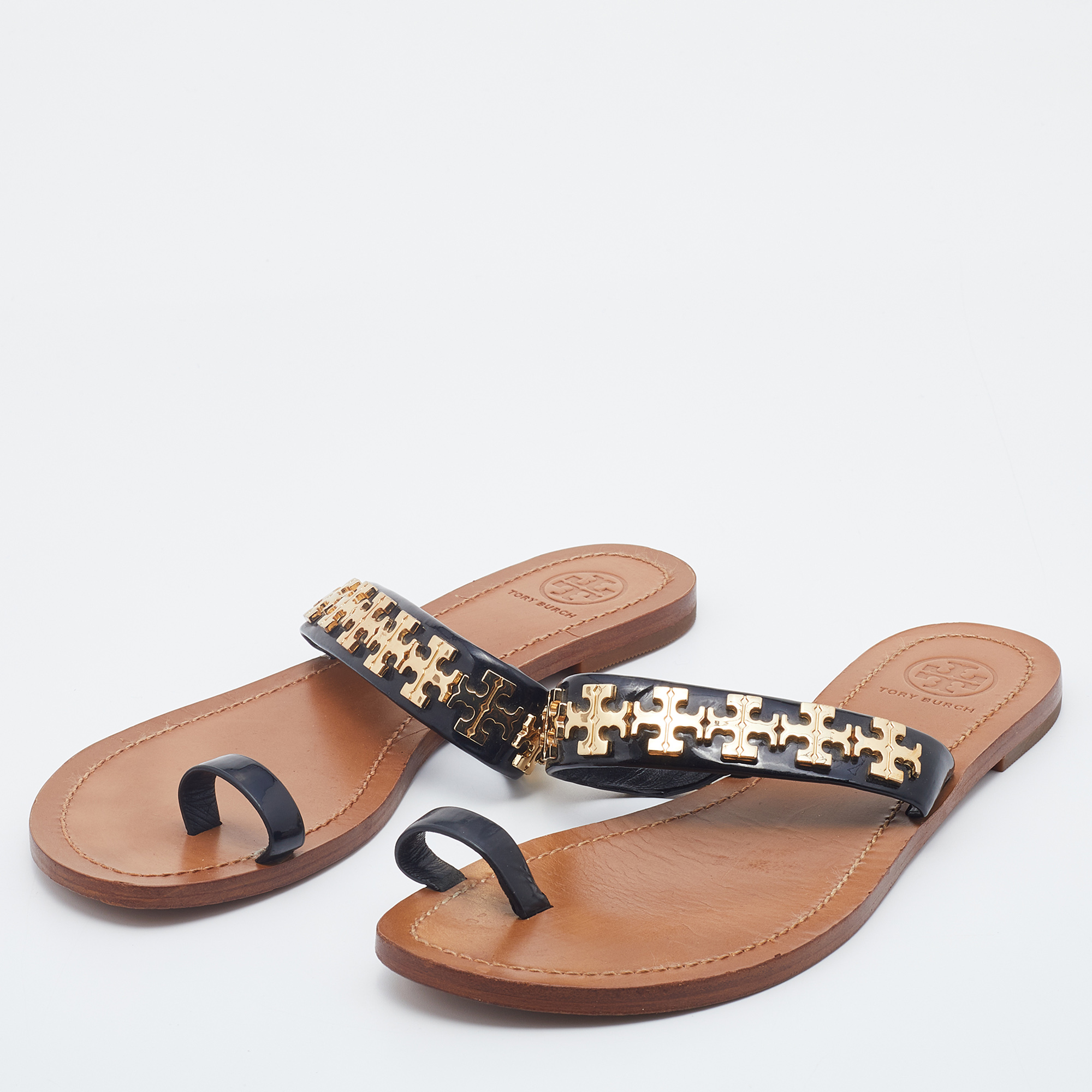 

Tory Burch Black Patent Leather Toe Ring Flat Sandals Size