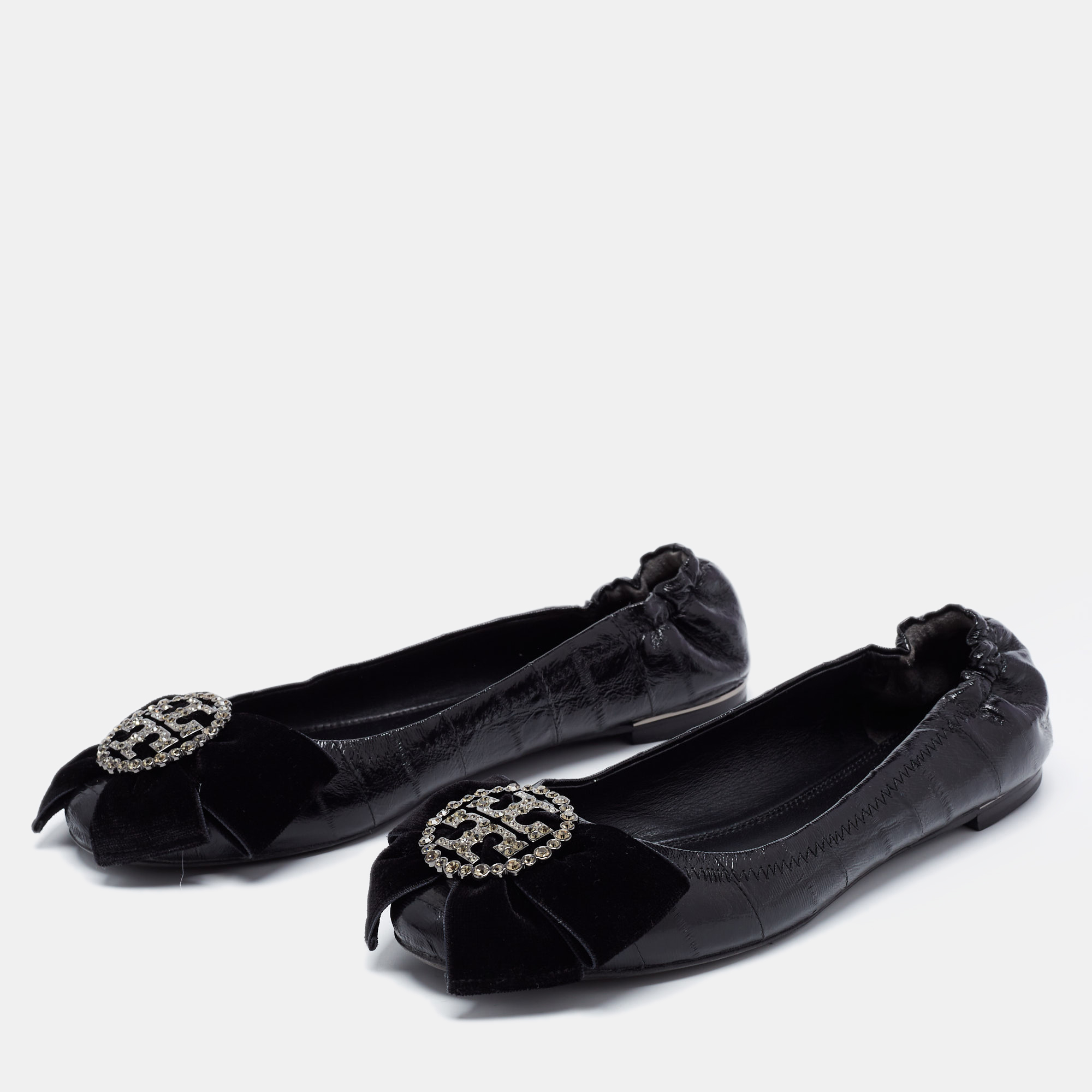 

Tory Burch Black Leather Ballet Scrunch Flats Size