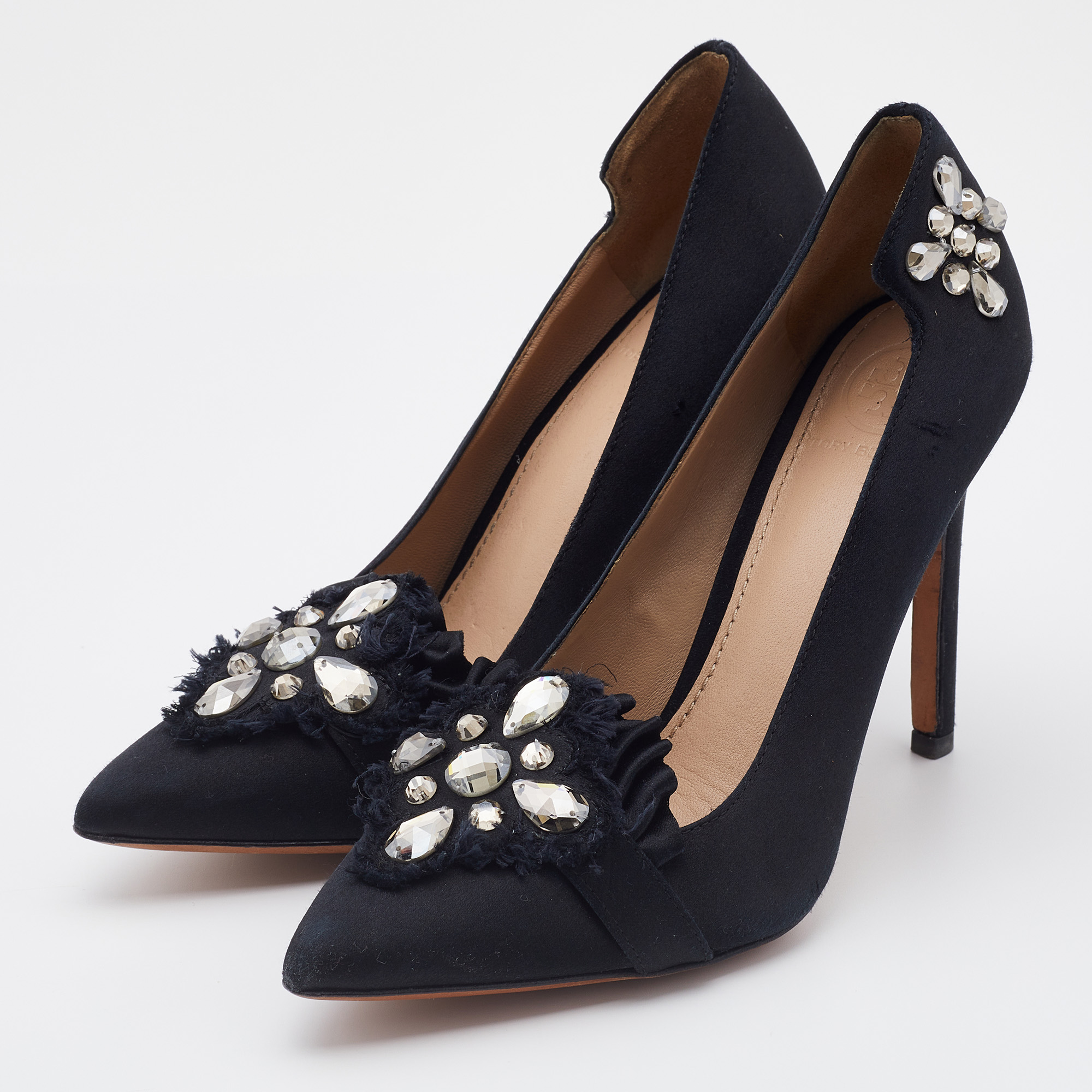 

Tory Burch Black Satin Pleated Detail Crystal Embellished Pumps Size