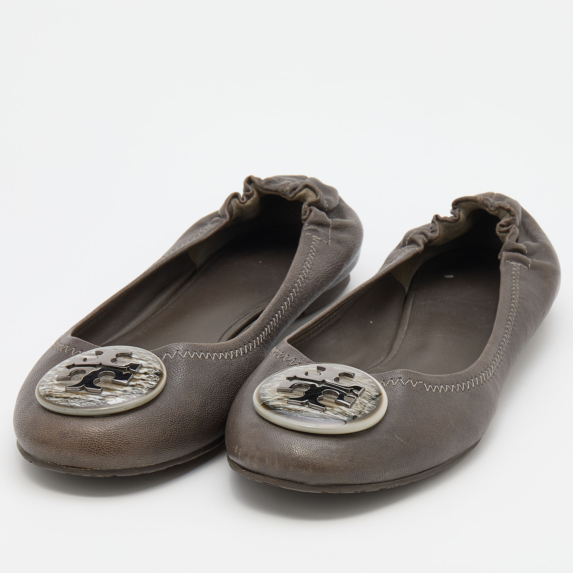

Tory Burch Grey Leather Scrunch Ballet Flats Size