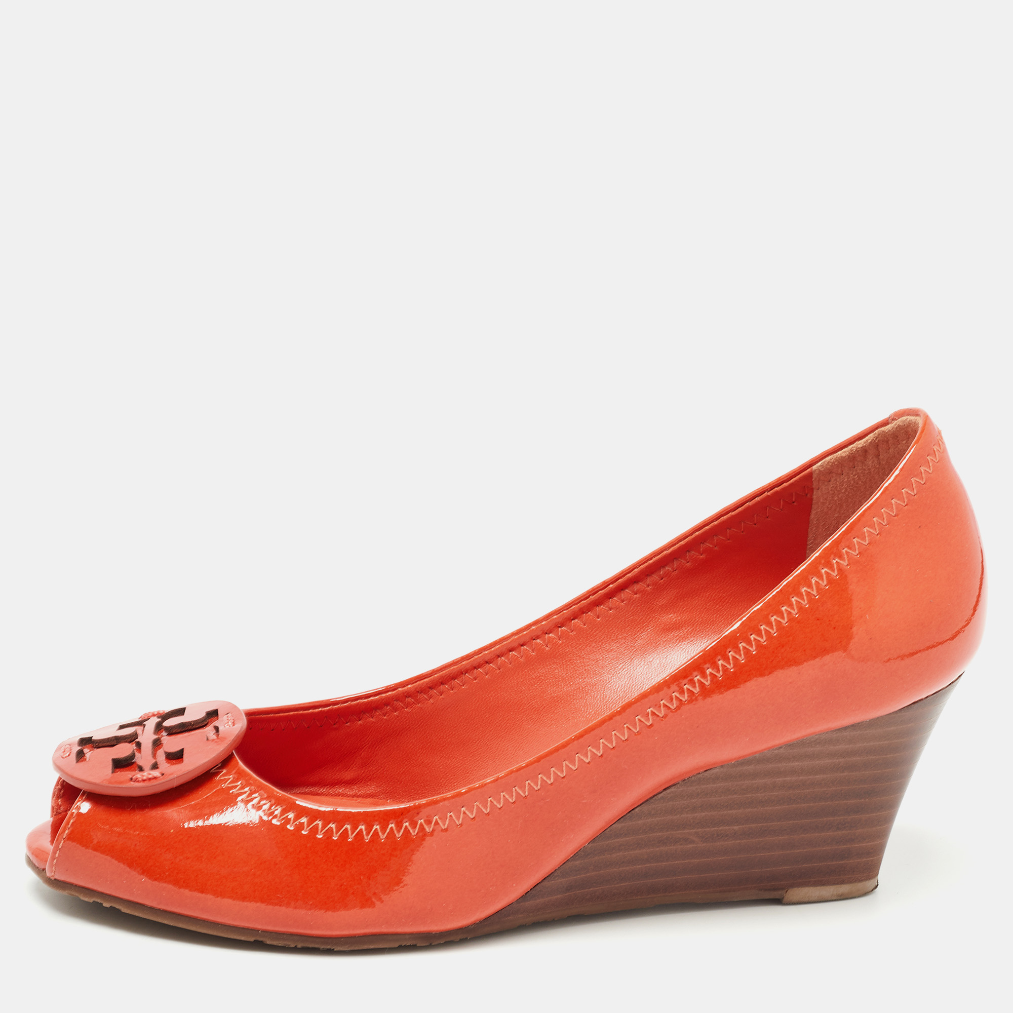 Pre-owned Tory Burch Orange Patent Leather Sally Logo Wedge Peep Toe Pumps Size 38.5