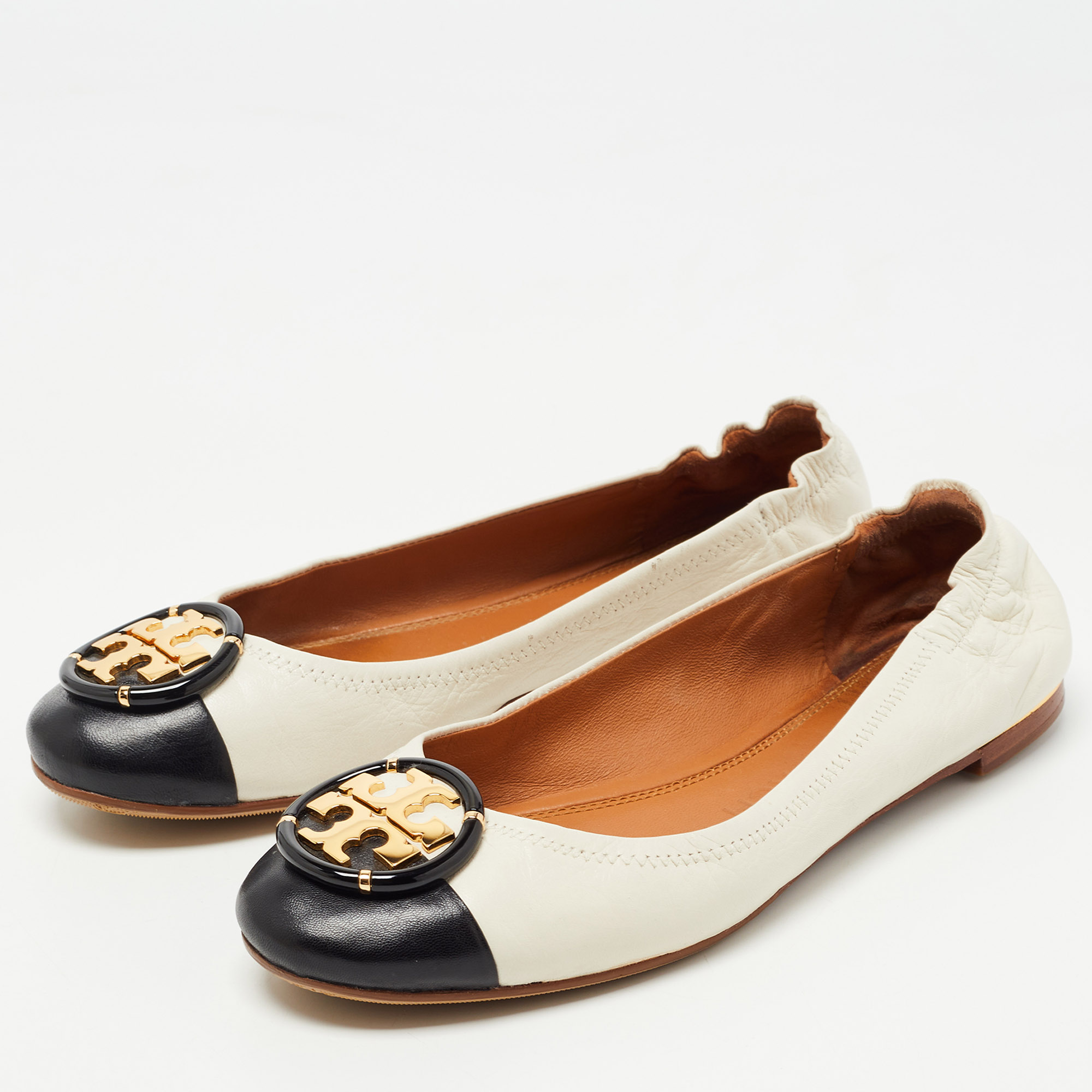 

Tory Burch Off White/Black Leather Logo Buckle Ballet Flats Size