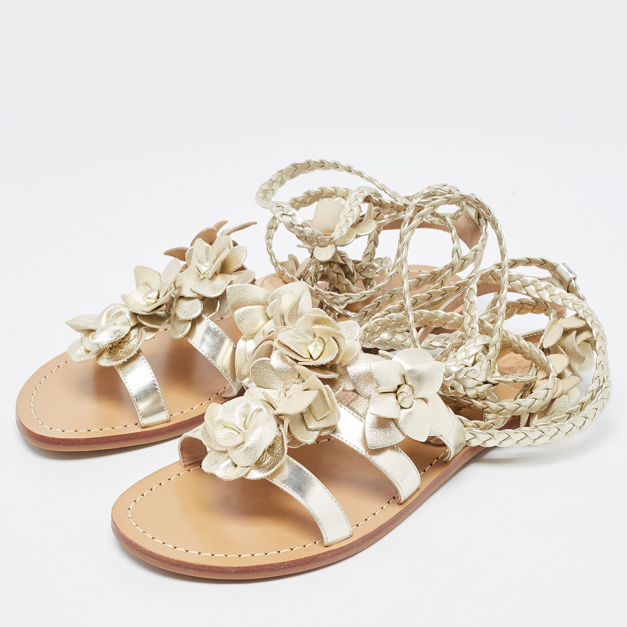 

Tory Burch Metallic Gold Leather Blossom Floral Embellished Flat Sandals Size