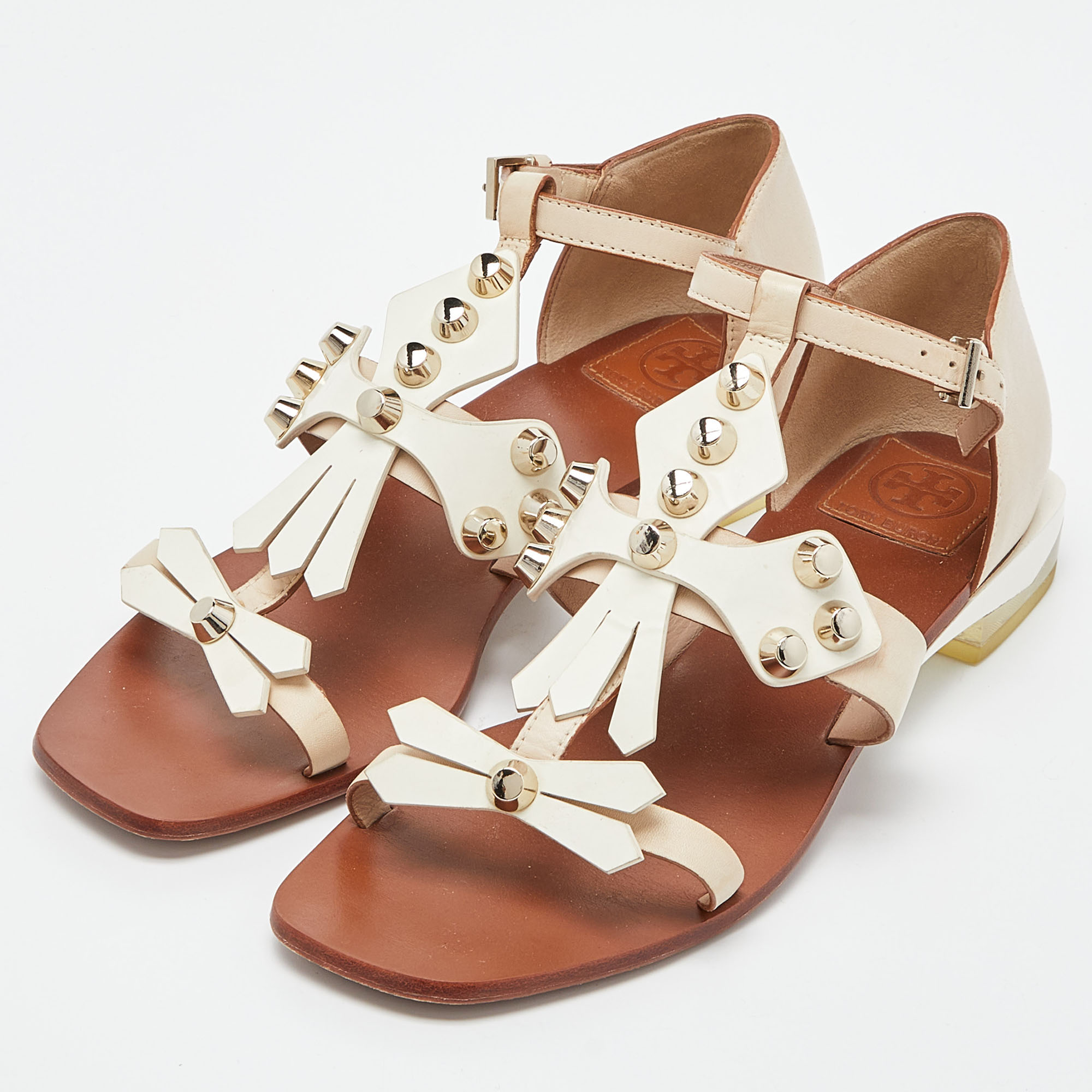 

Tory Burch Beige/White Leather Studded Strap Flat Sandals Size