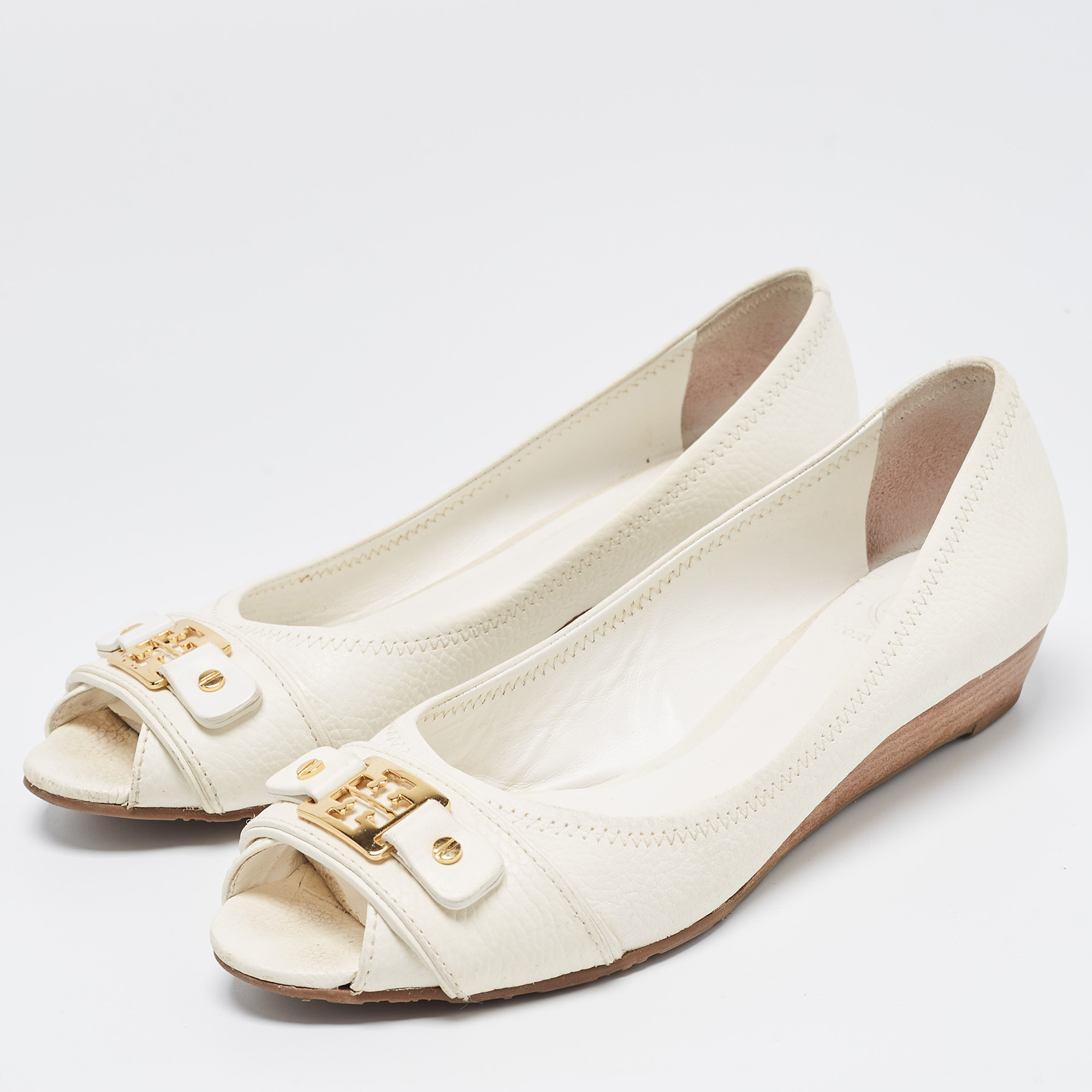 

Tory Burch White Leather Logo Detail Peep Toe Wedge Pumps Size