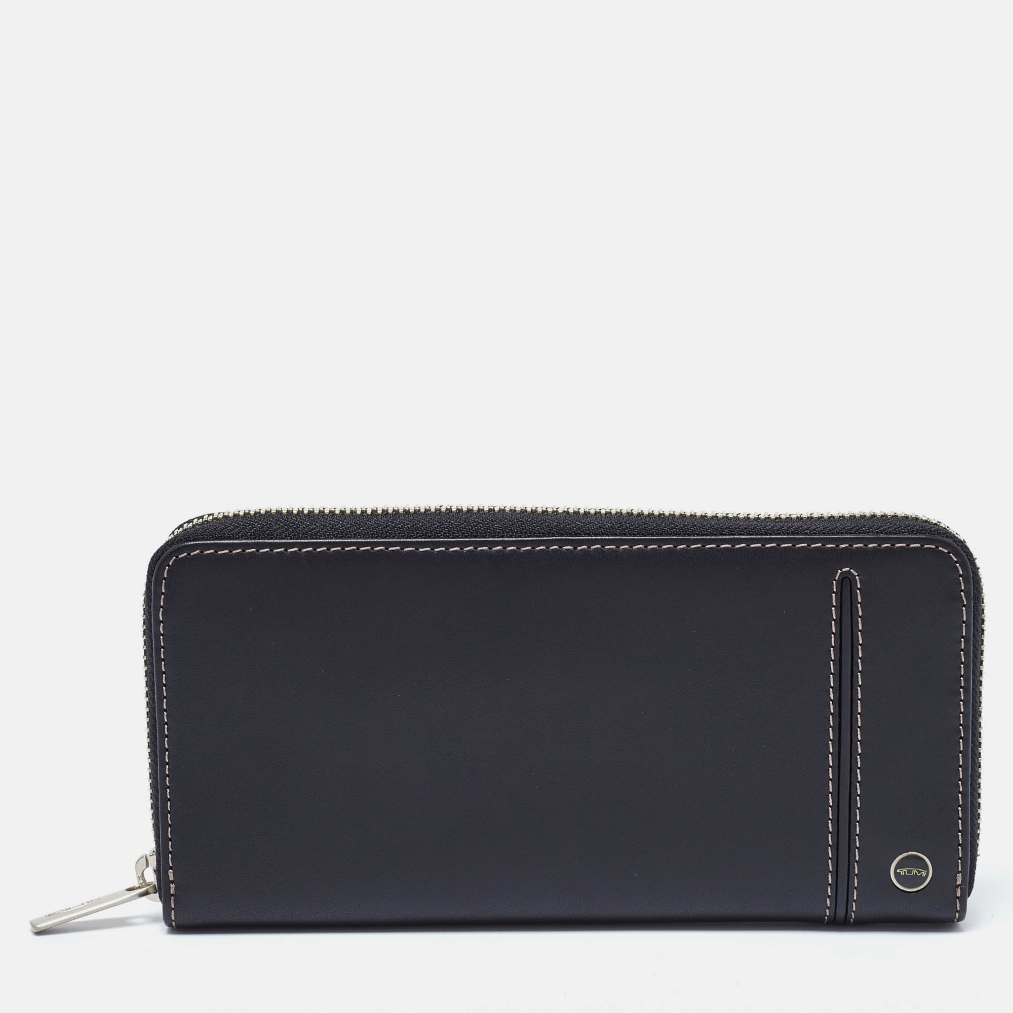 

Tumi Black Leather Zip Around Wallet