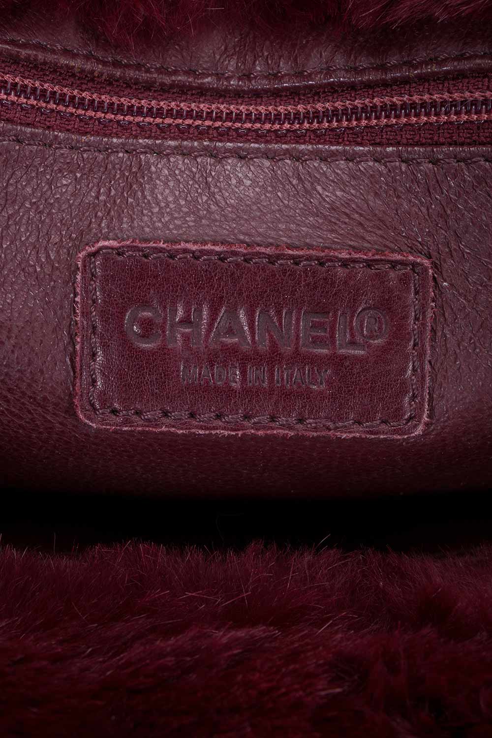 Pre-owned Chanel Maroon Fur Chain Shoulder Bag In Burgundy