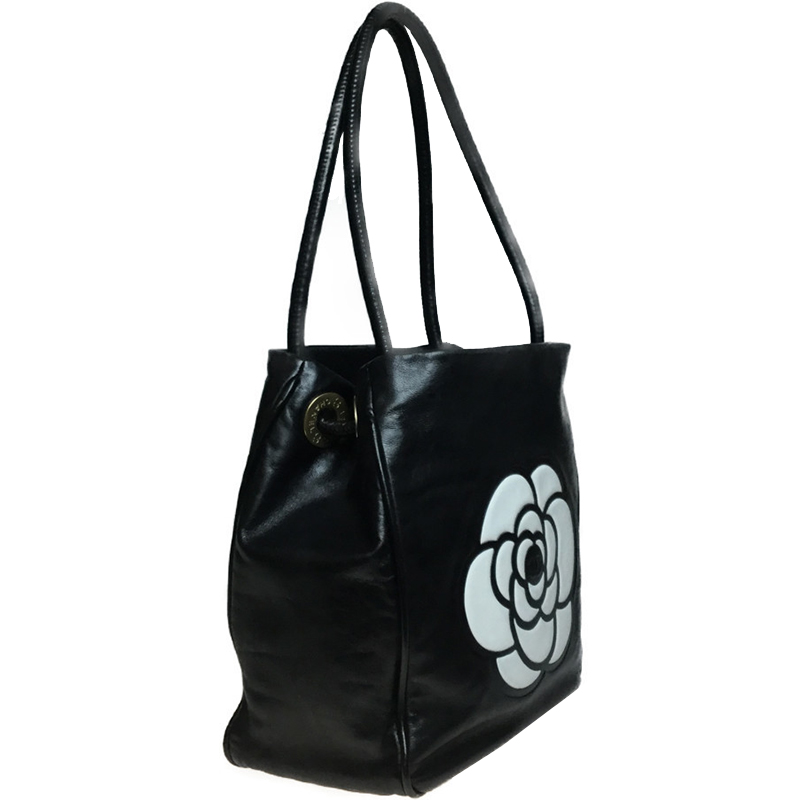

Chanel Black lambskin Leather Camellia Tote