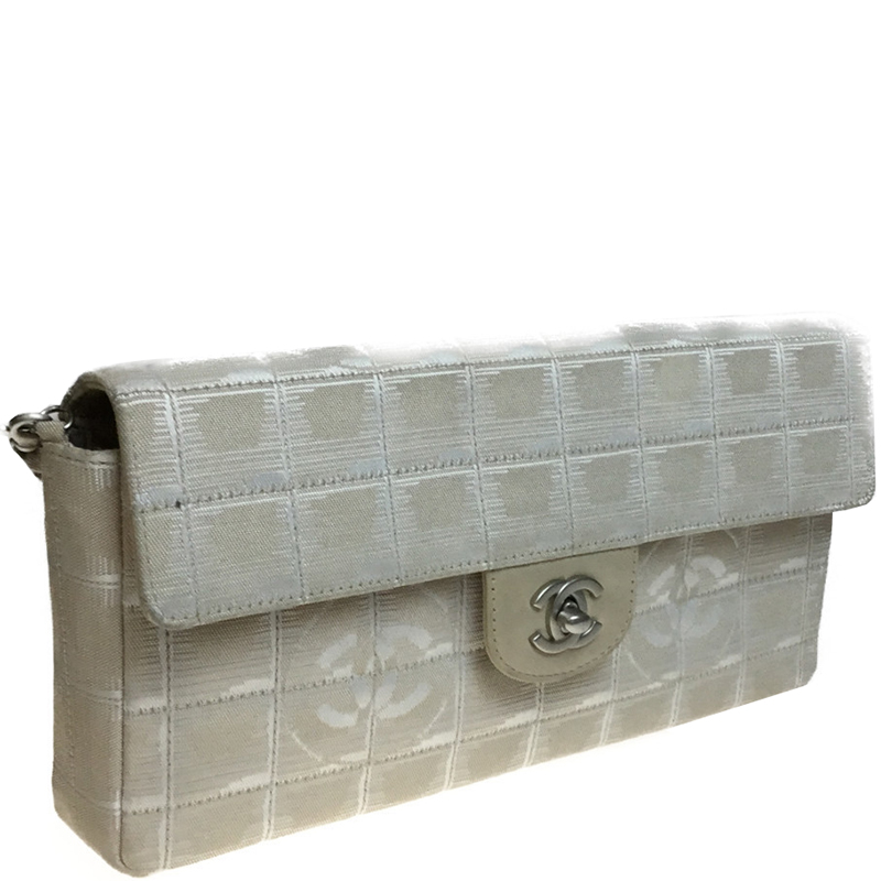 

Chanel Beige Nylon New Travel Line Clutch