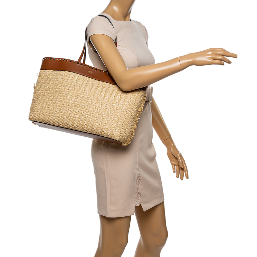 

Valentino Natural/Tan Woven Raffia and Leather Rockstud Tote