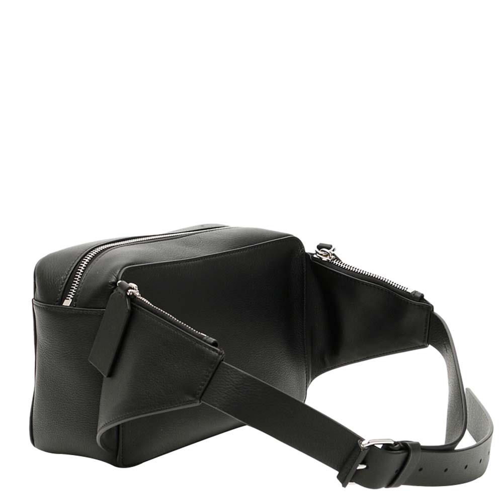 

Valentino Black Leather Vlogo belt bag