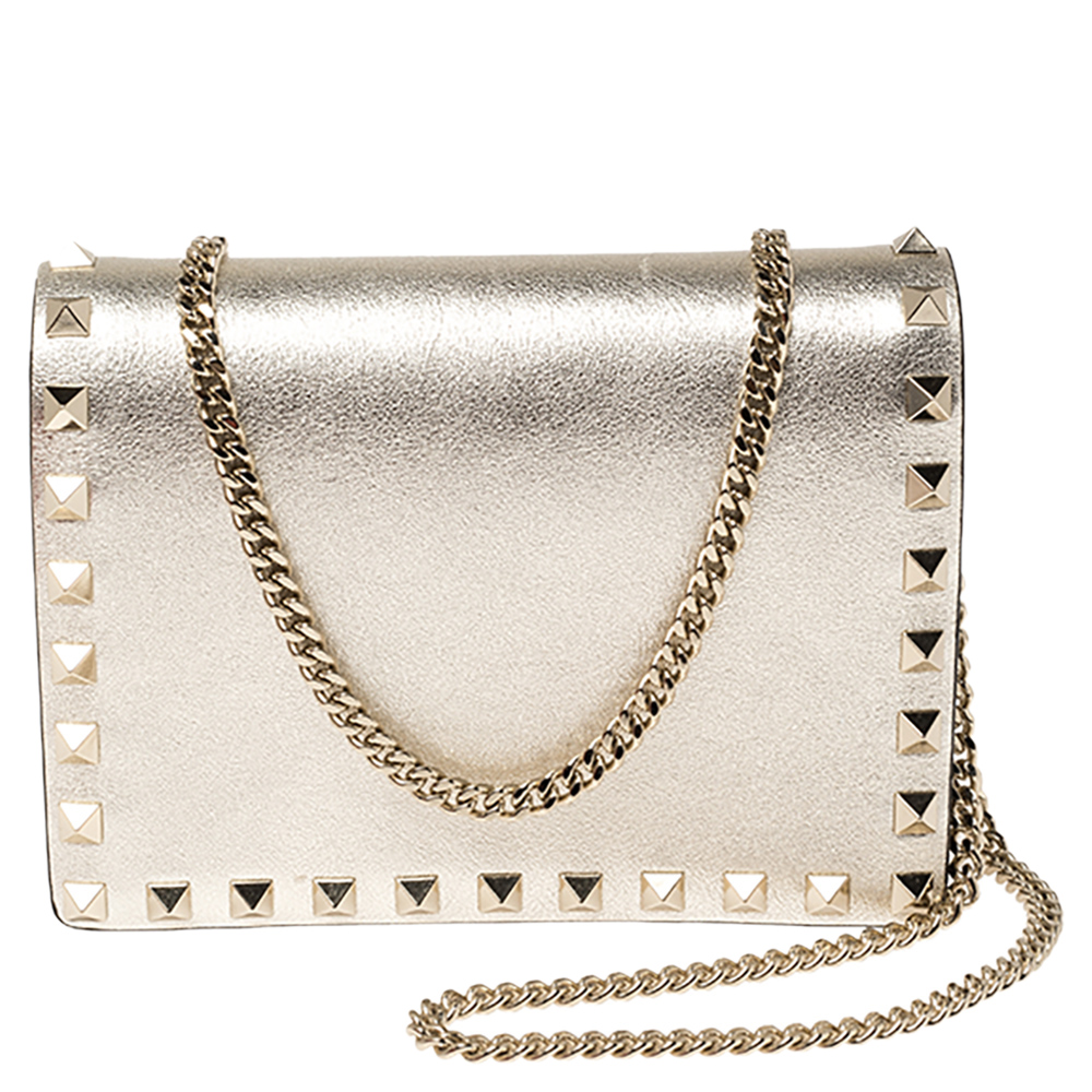 ROCKSTUD CALFSKIN CHAIN POUCH