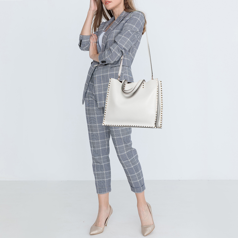

Valentino White Leather Rockstud Tote