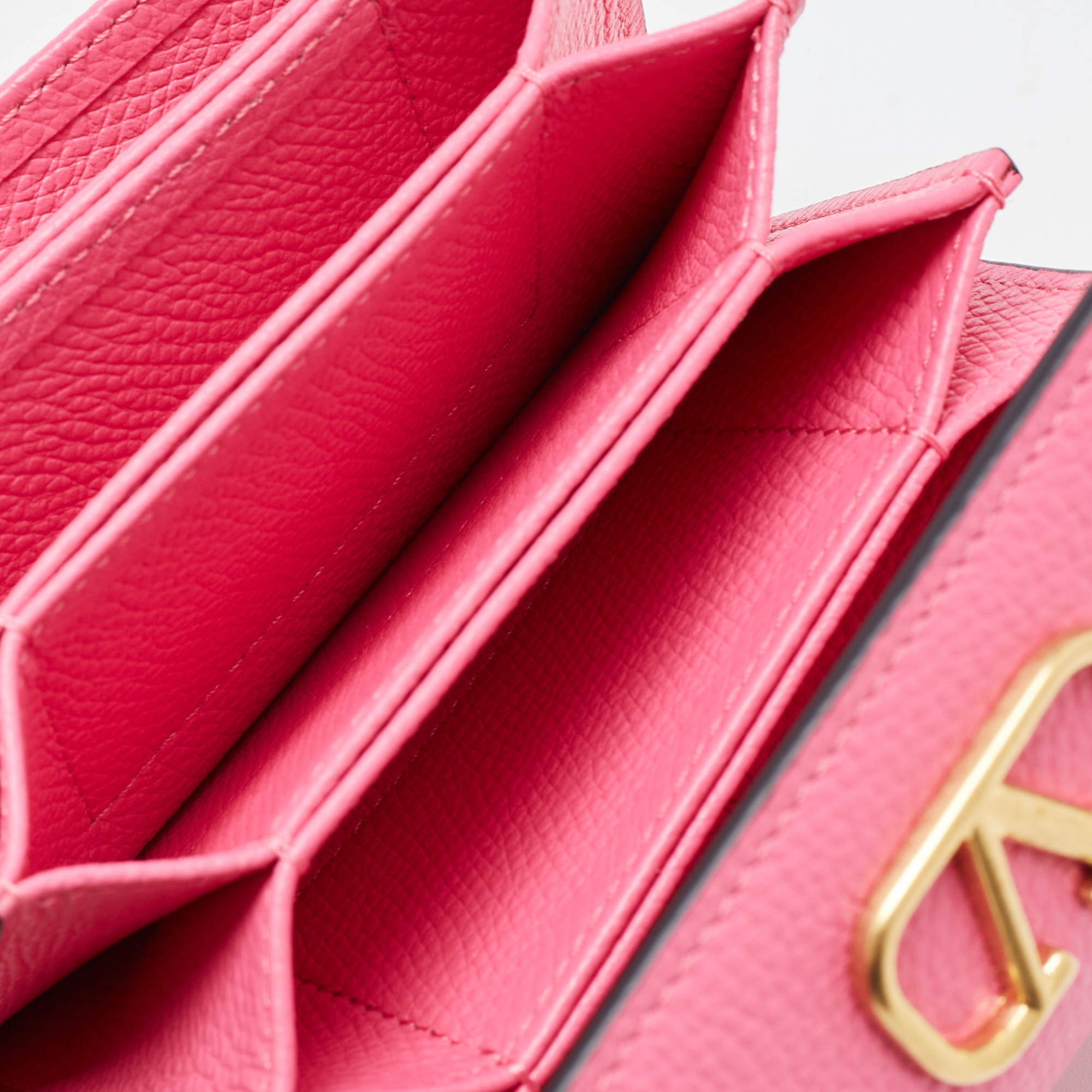 

Valentino Pink Leather VLogo Accordion Card Holder