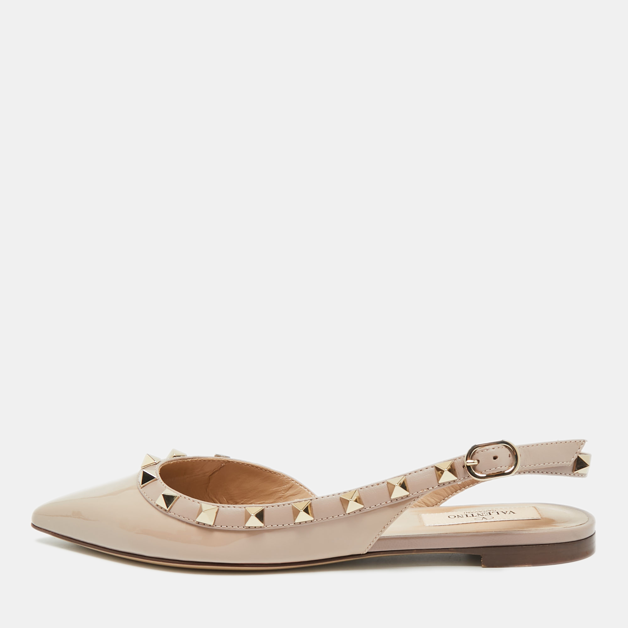 Pre-owned Valentino Garavani Rockstud Size 35 Beige Patent Leather Slingback Ballet Flats In Sand