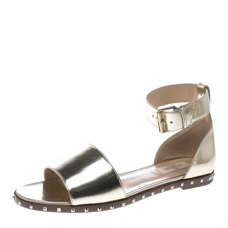 Pre Owned Valentino Gold Leather Soul Rockstud Ankle Strap Flat Sandals Size 39