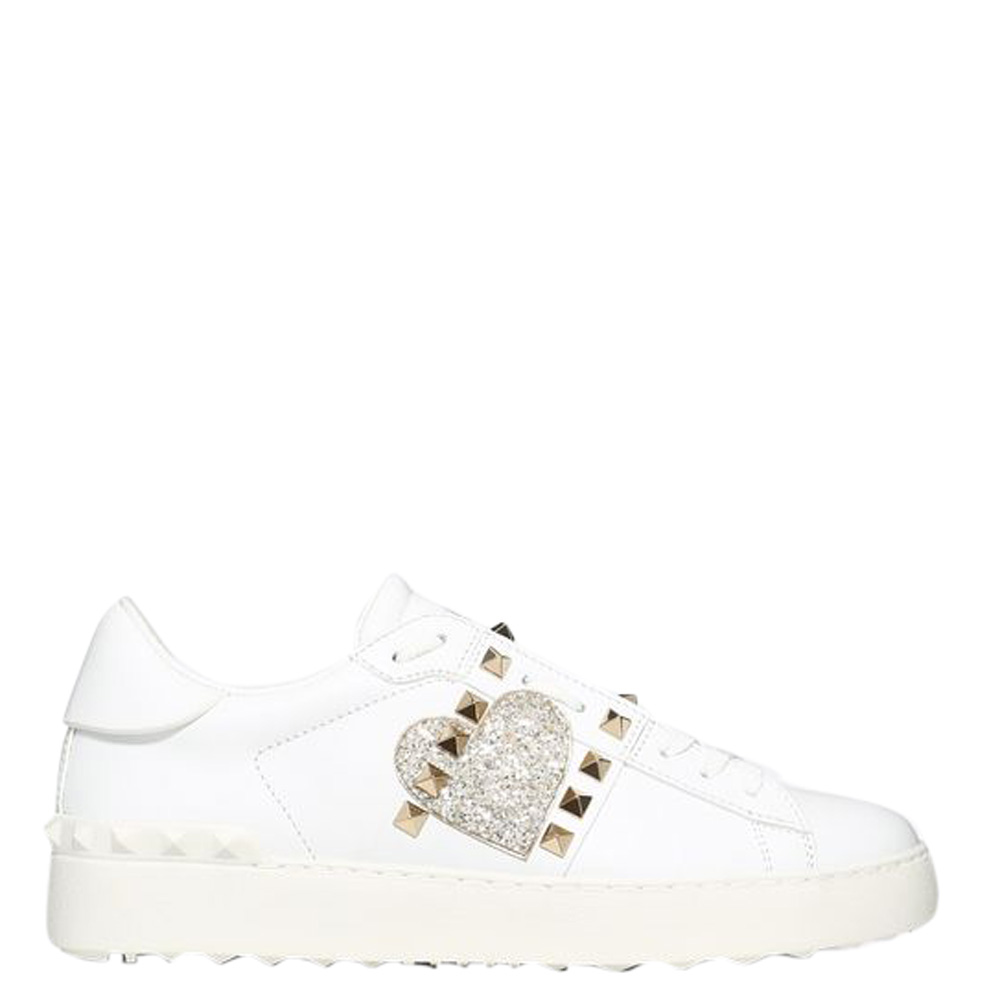 Pre Owned Valentino White Heart Embroidered Leather Rockstud Untitled Sneakers Size 39
