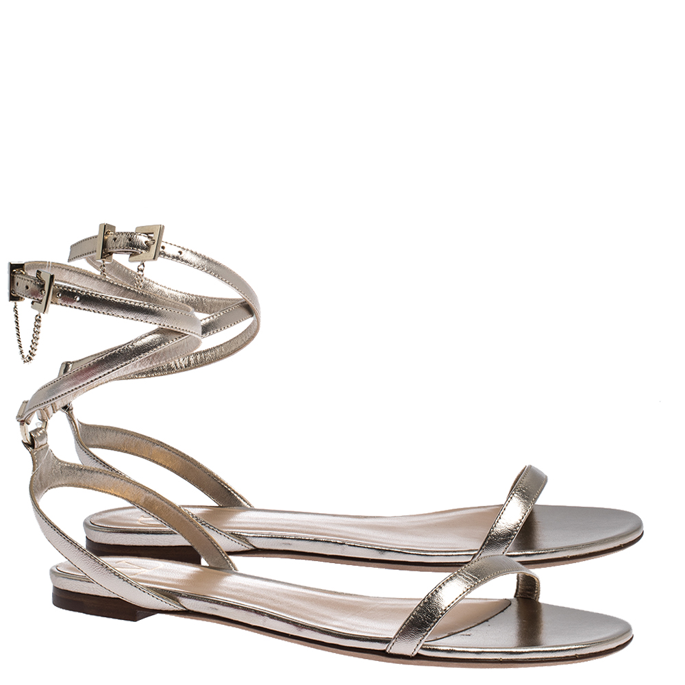 

Valentino Peach Leather Chain Detail Ankle Wrap Flat Sandals Size, Silver