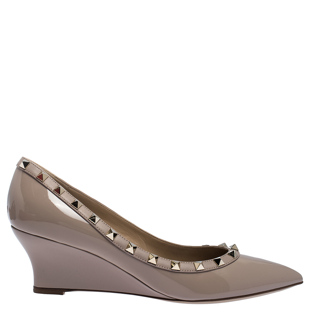 Pre Owned Valentino Poudre Patent Leather Rockstud Pointed Toe Wedge Pumps Size 35.5