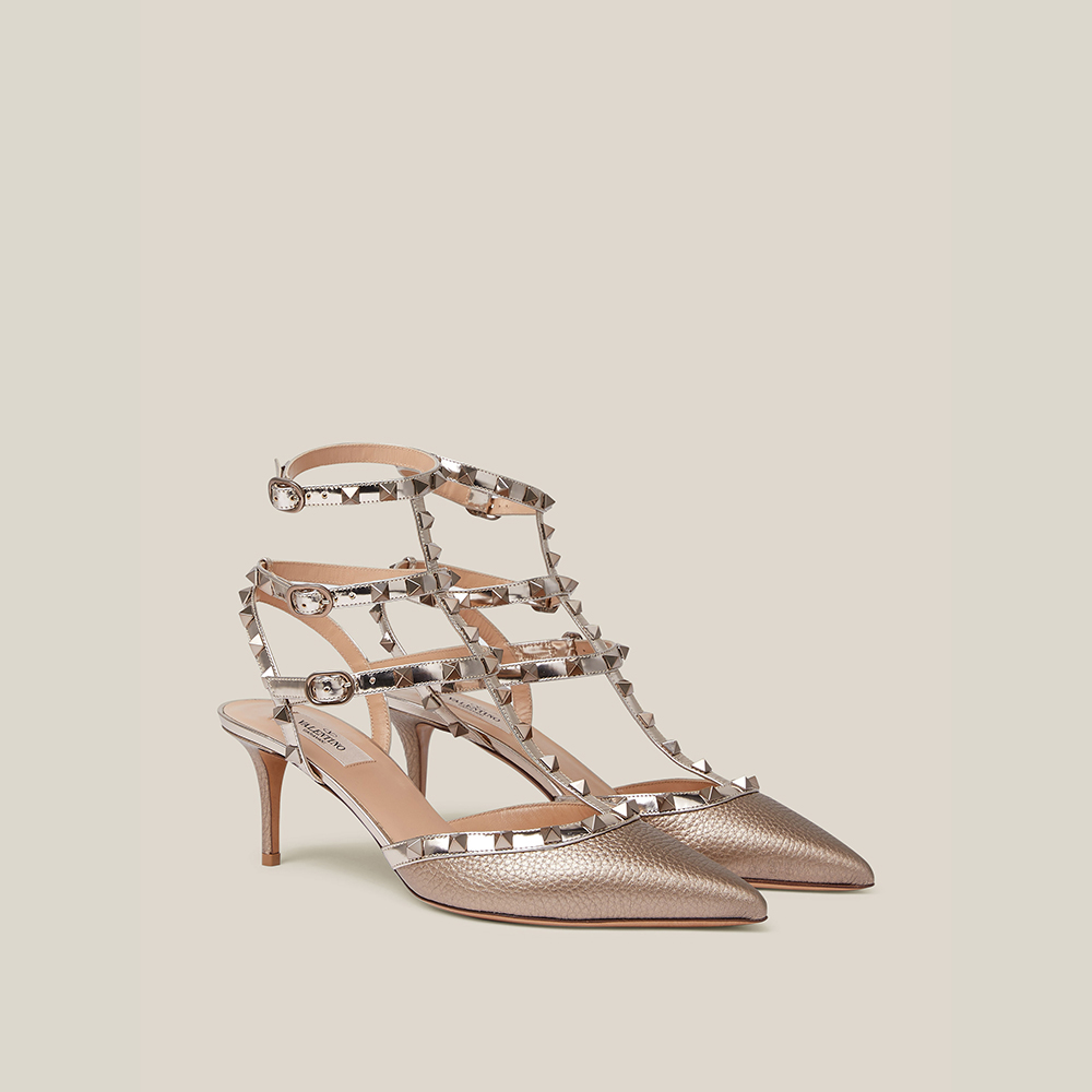 

Valentino Cream Valentino Garavani Rockstud Leather Pumps Size IT